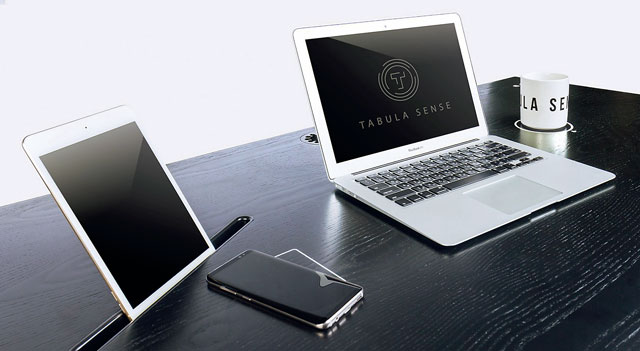 Все столы Tabula Sense оснащены встроенными беспроводными зарядными устройствами, блоком для проводной подзарядки телефонов и планшетов, несколькими USB-гнёздами